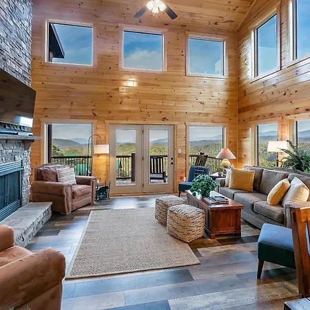 Gritz Carlton Lodge, 2 Large Cabins, 2 Pools, 2 Theater Rooms, 2 Game Rooms, Free Tickets